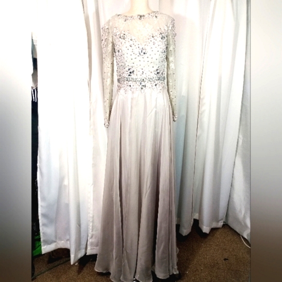 unbranded Dresses & Skirts - Long Sleeve Formal Lace Maxi Long Sleeve, Clear Jewels, Beads,Sequin, Pleated, 8